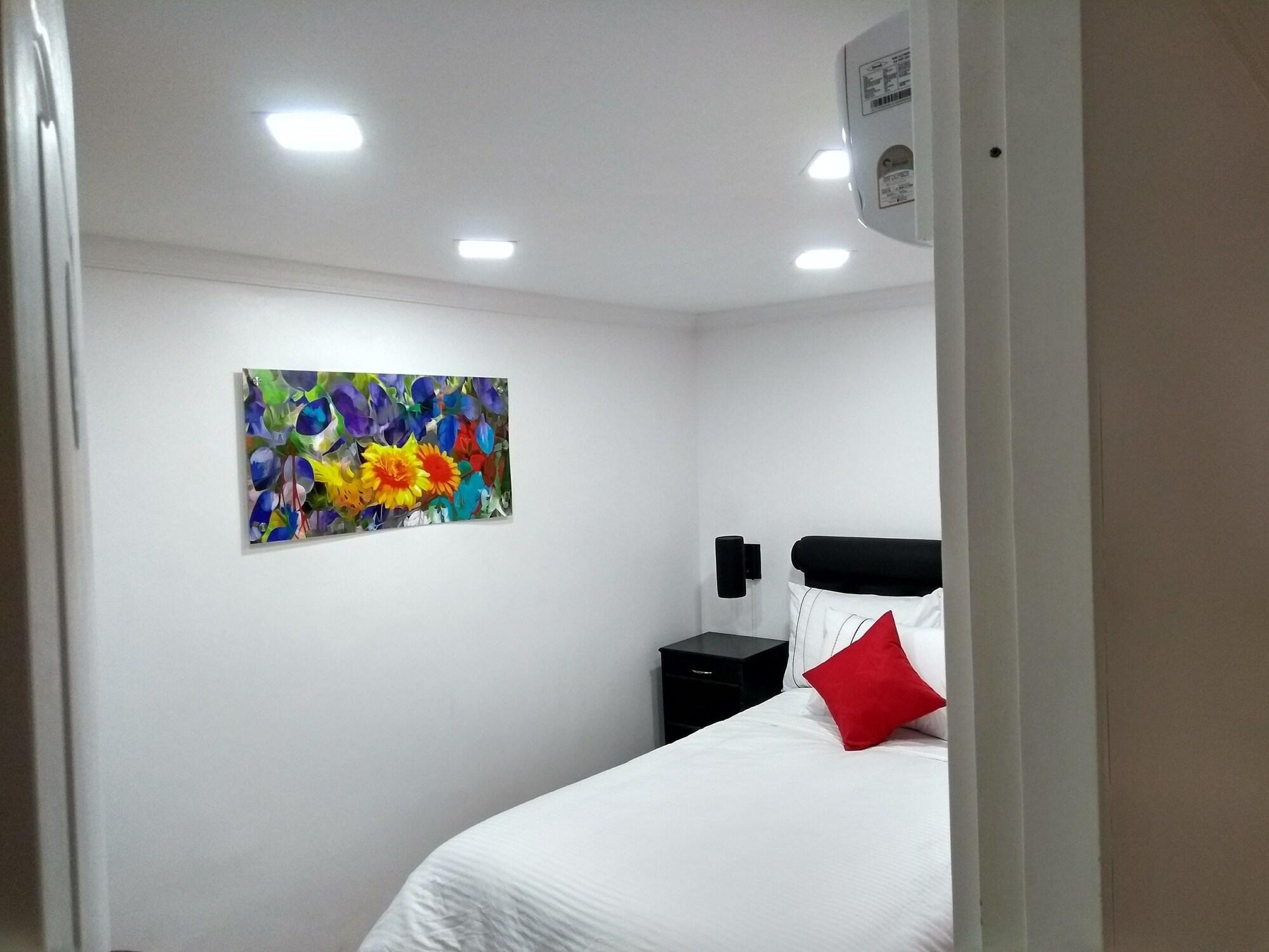 Hotel Veler Restaurante Medellín Exteriör bild